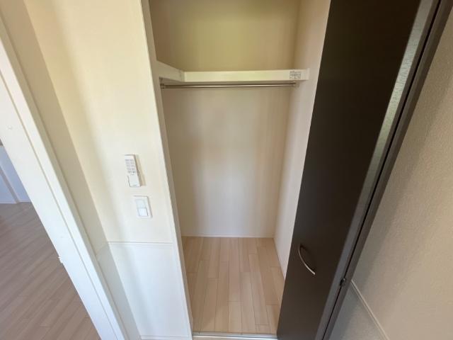 Ｎｏｕｖｅｌｌｅ　Ｖａｇｕｅ（ヌーベル・バーグ） クローゼット