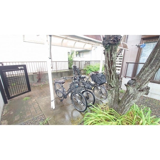 モンシャトー小川0203号室 駐輪場