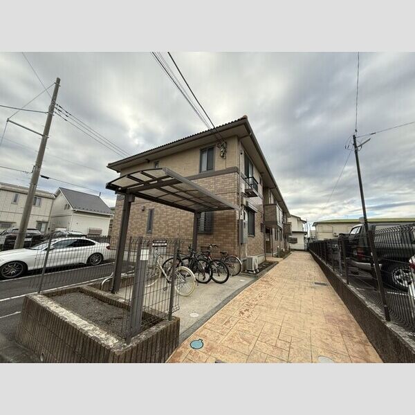 ソレイユ新吉田東201号室 エントランス