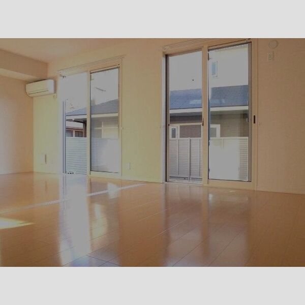 グランドゥール106号室 南側洋室