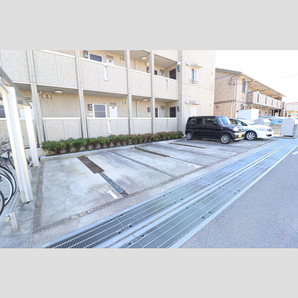 グラン・ヴェルジェ　Ⅱ 駐車場