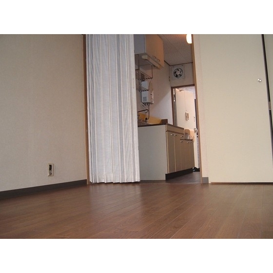 ハイツ・クリザンテム 内観