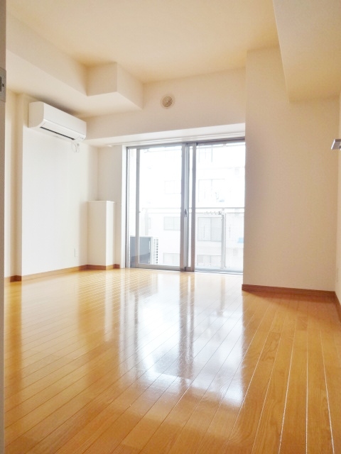 エルフレア三鷹0503号室 西向きでも明るいお部屋