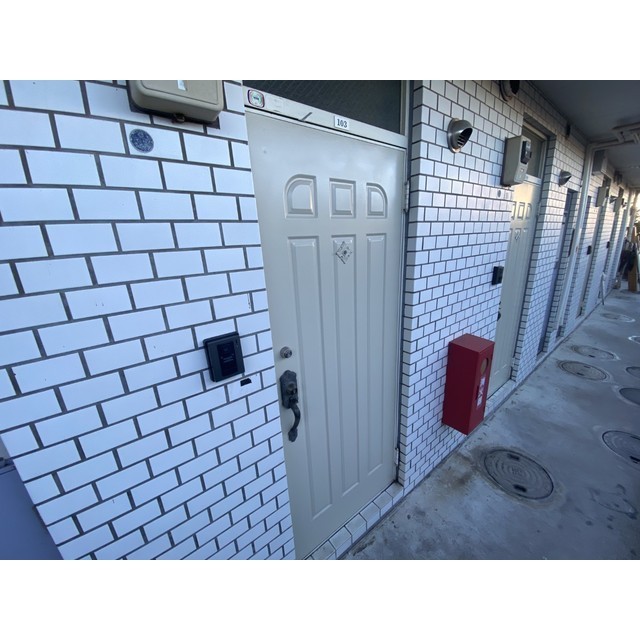 シャトーロマネ103号室 玄関