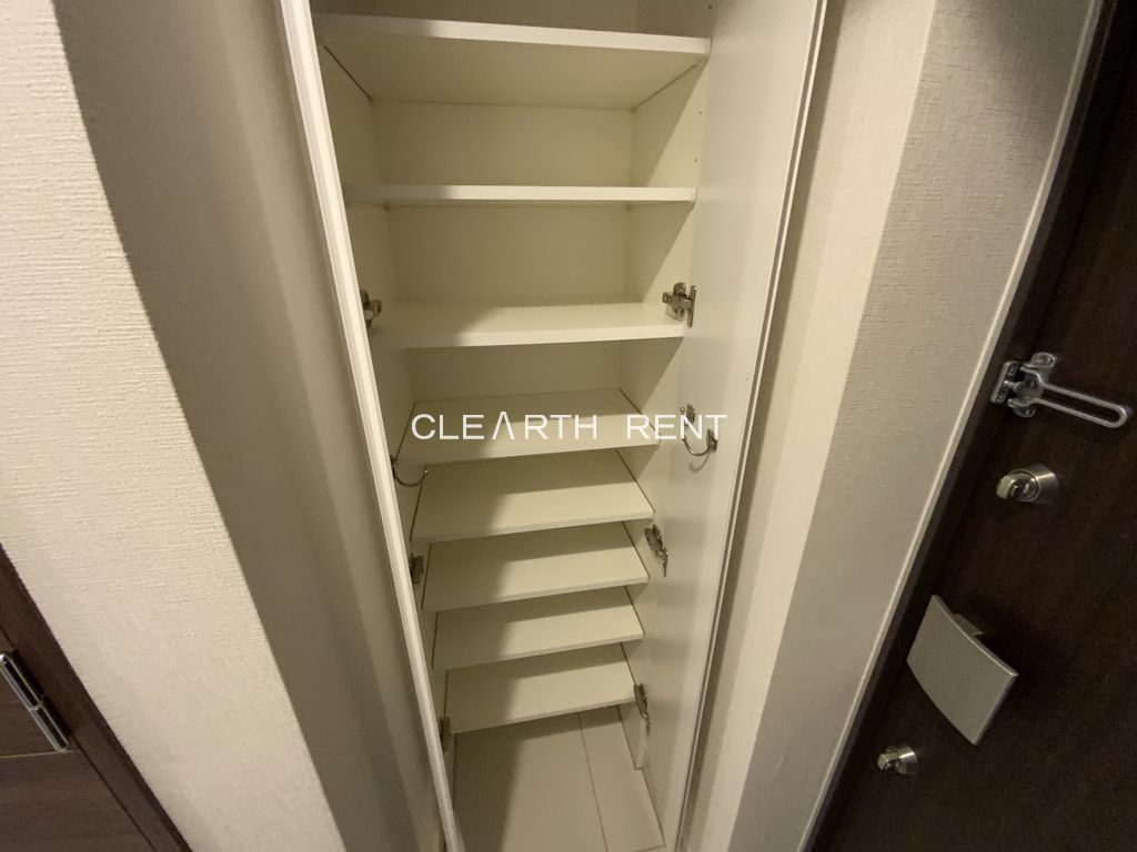 コンシェリア大塚 ＣＲＯＳＳＩＡ シューズボックス