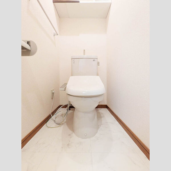 ヴィラ・ファミーユ　A 温水暖房便座