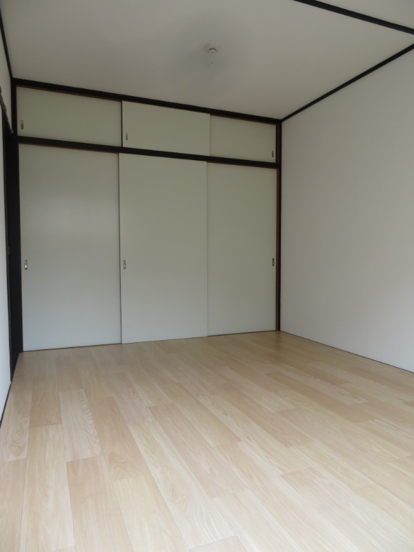 オオクマハイツ1階 内観