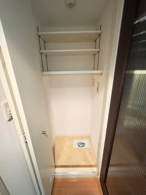 レジディア日本橋人形町2階 洗濯機置場