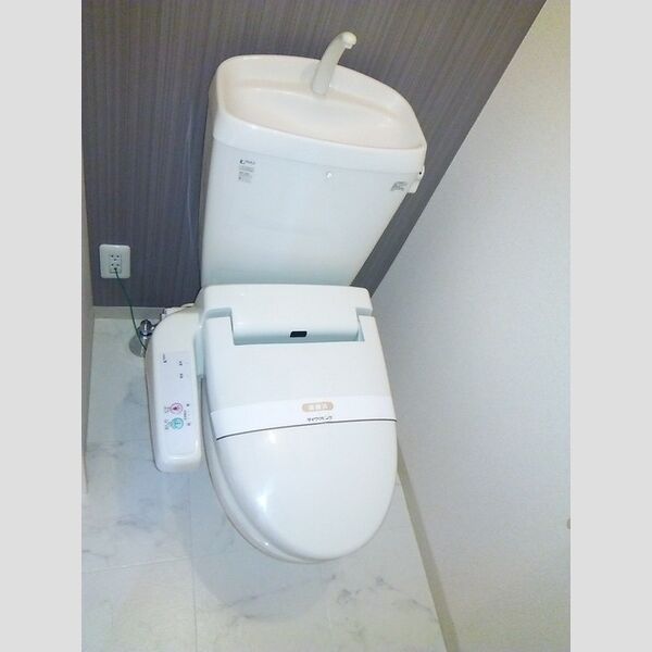 シャルドネ　B 温水洗浄暖房便座