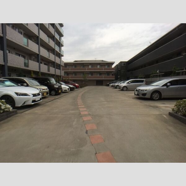 アンクレージュ702号室 駐車場