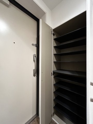 エルファーロ大井町0102号室 収納