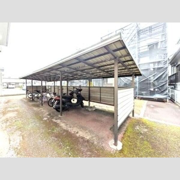 ヴェルメゾンおゆみ野　C 駐輪場