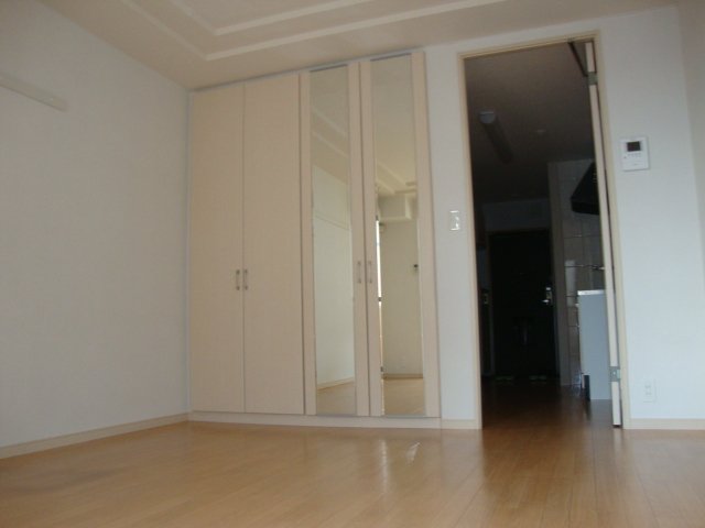 サンレジデンス湘南 姿見付収納