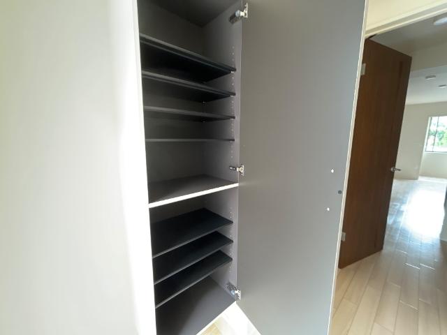 キャメロット八王子103号室 収納