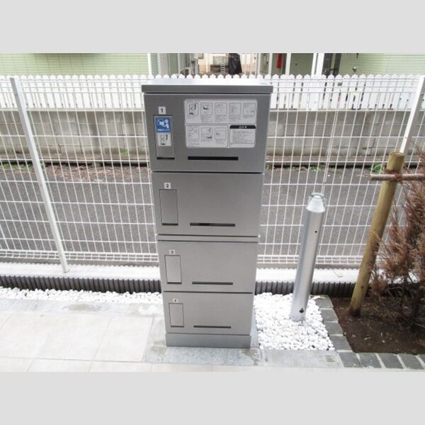 ディーグラシューズ103号室 宅配ボックス