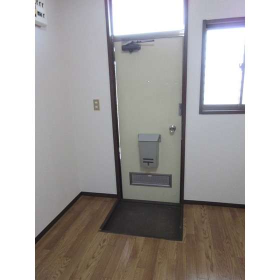 ウエスト立川0202号室 玄関