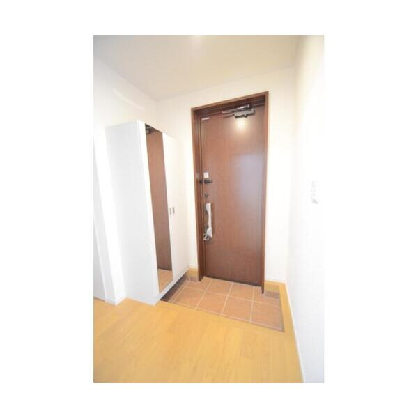 府中市西府町2丁目戸建 玄関