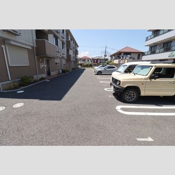 パインヒルズ胡録台 駐車場