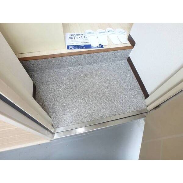 パンシオン国領 玄関