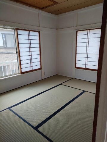 東道野辺小泉邸 2階和室、屋根裏収納あり