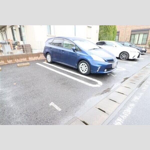 エレメント 駐車場