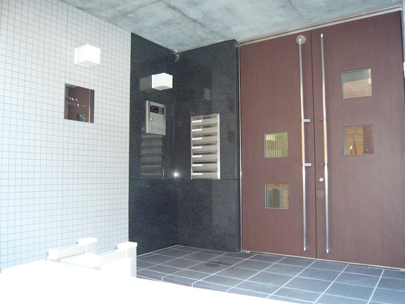 プラッサ西参道1階 エントランス