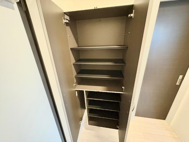 Ｒｅｇｉｎａ（レジーナ）305号室 下駄箱