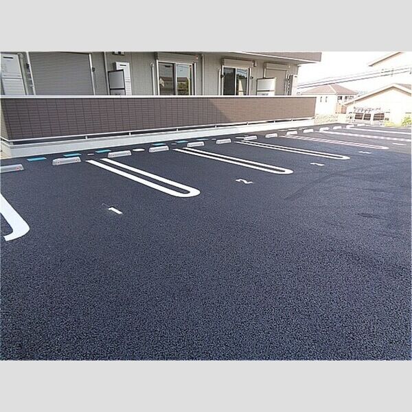 D-room請西南 B棟 駐車場