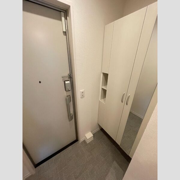 ミーツⅢ302号室 玄関