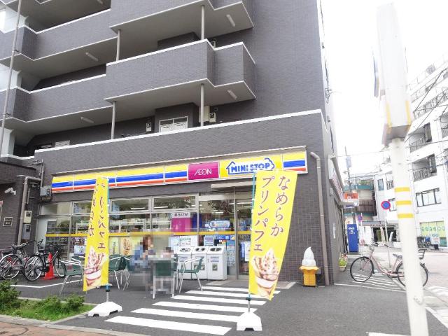 Ｌａ　ｆｅｌｉｃｉｔａ　-ラ・フェリチタ- ミニストップ足立梅島1丁目店まで239ｍ