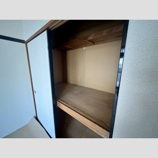 コーポラスクレイン 押入