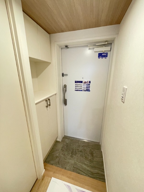 レジディア築地6階 玄関