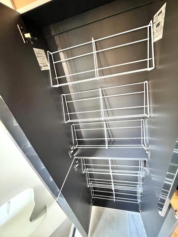 ユナイト生麦ジョージ・オーウェル0106号室 シューズ入れ　※別号室の参考写真(現況優先・仕様違いの場合あり)