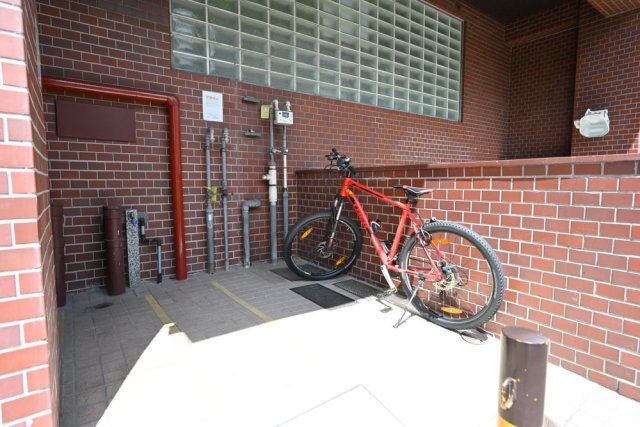 日興パレス駒場6階 駐輪場