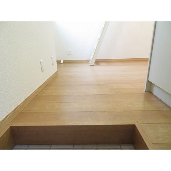 クレスト立川0104号室 玄関