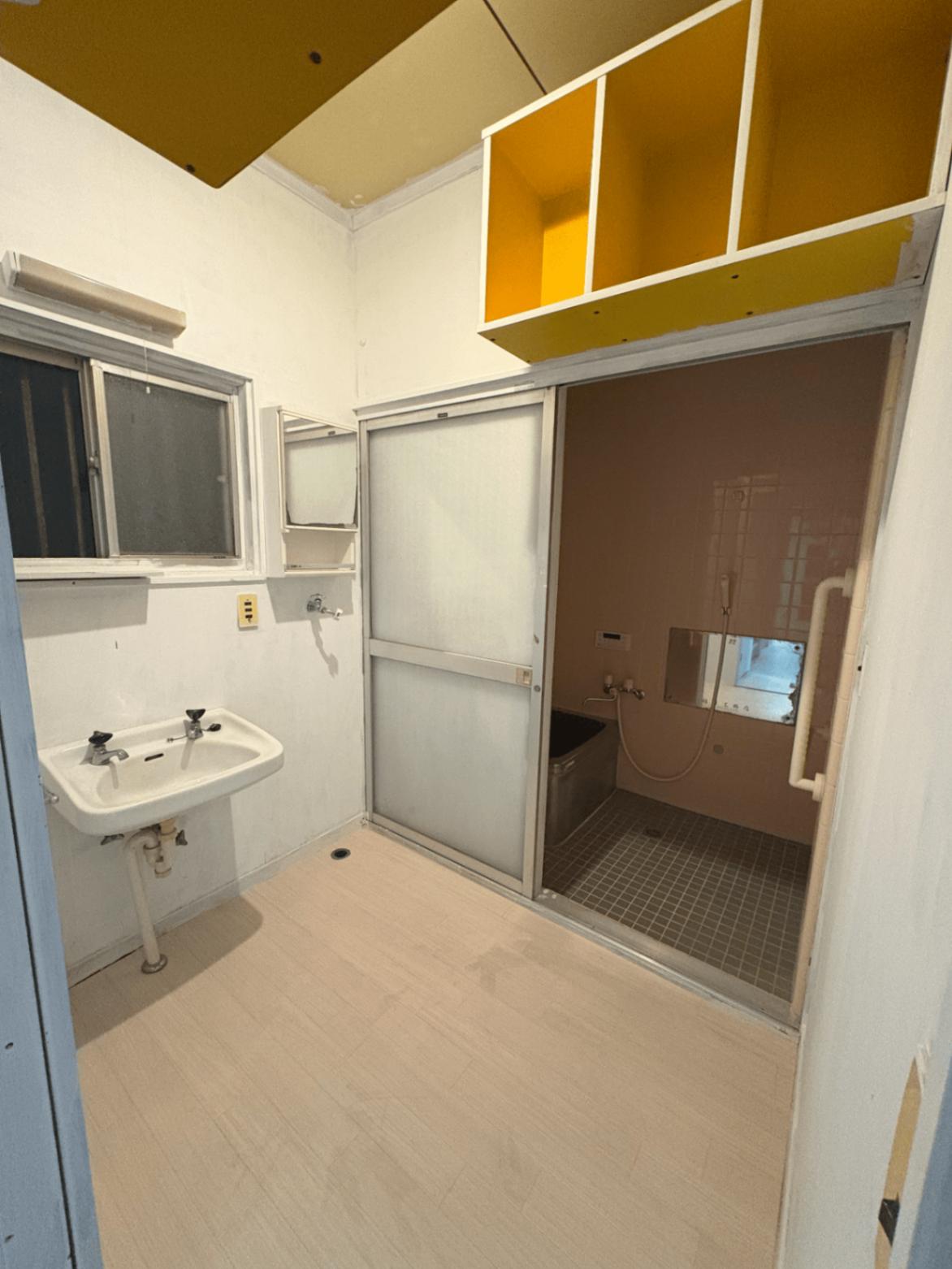 船橋市新高根5丁目戸建 独立洗面台と洗濯機置場があります