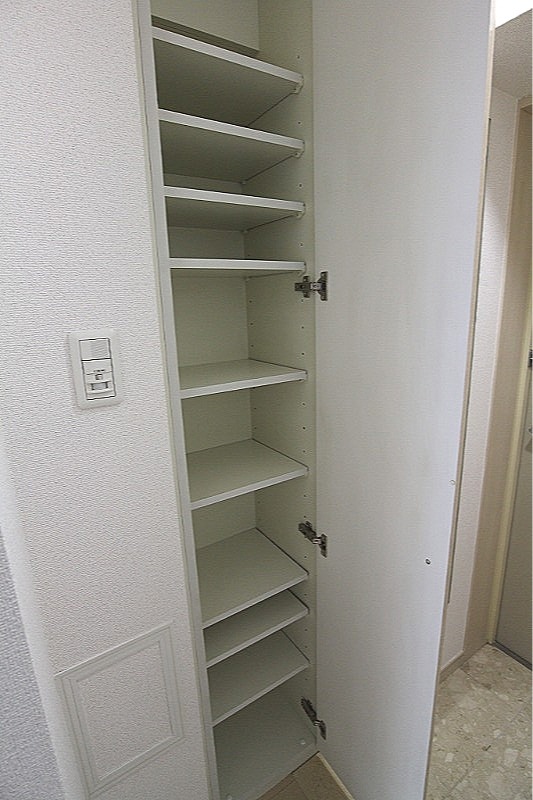 ガラ・ステーション四谷三丁目2階 玄関