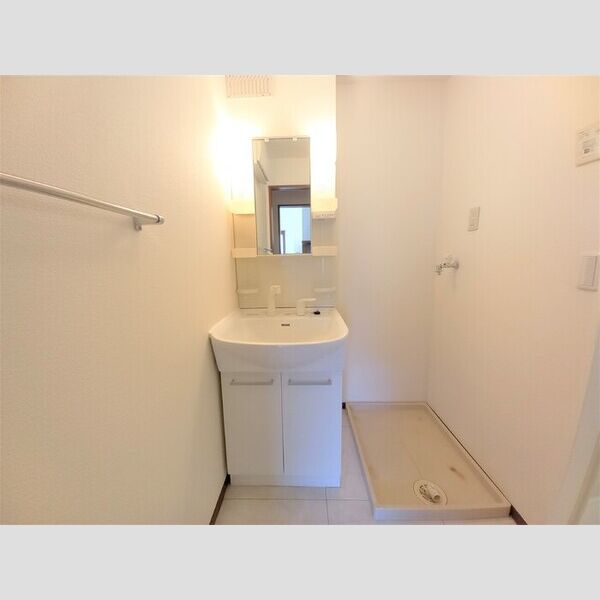 フォルトゥーナ201号室 洗面室