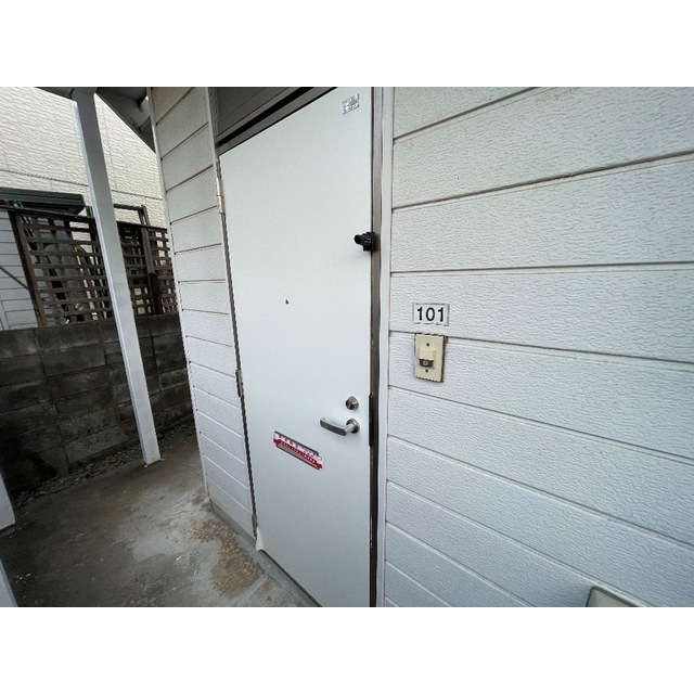 サンライズⅡ101号室 玄関