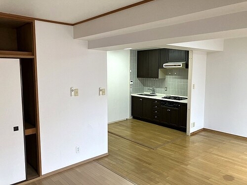 ライオンズマンション井土ヶ谷第７2階 キッチン別角度　内装後　※2026年06月の写真