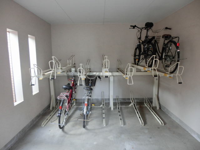 トラストコート立川0201号室 自転車置場