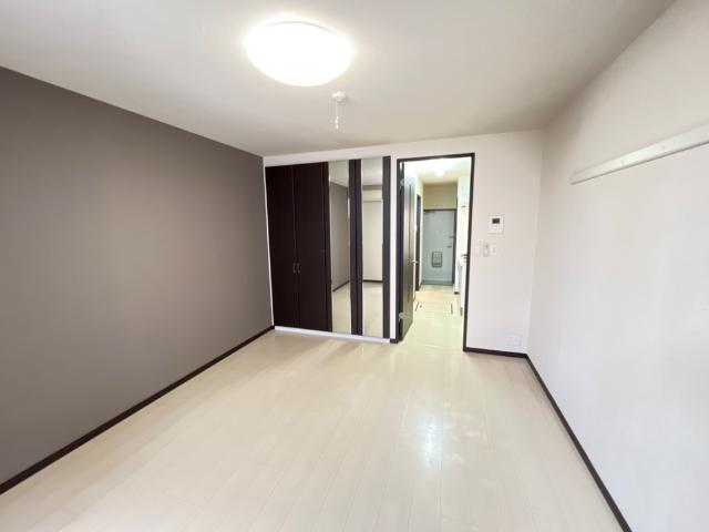 ラ・リヴィエール 洋室