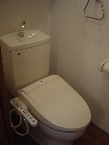 シャトレーン シャワー付きトイレ