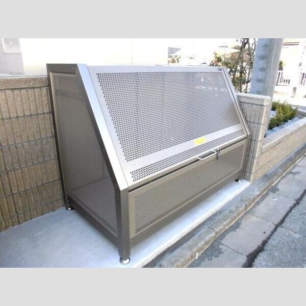 ロイヤル飛鳥Ⅰ ゴミストッカー