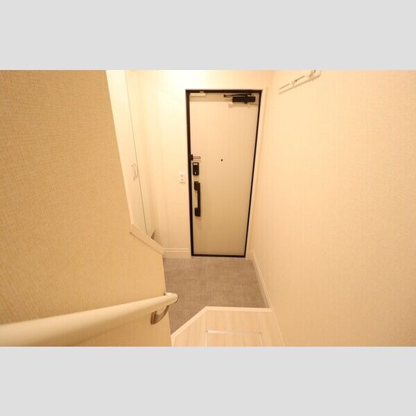 アヴェール205号室 玄関