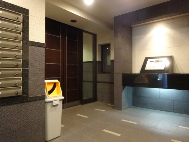 トーシンフェニックス高田馬場弐番館 エントランス