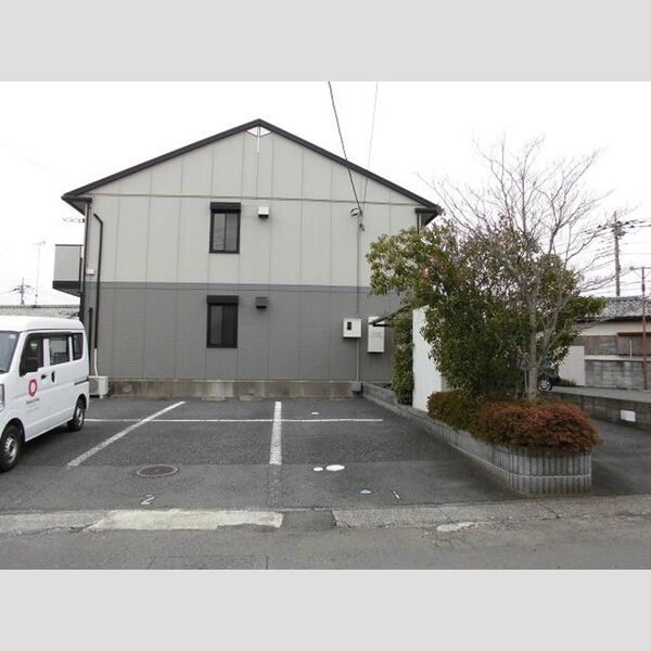 エメラルド 駐車場