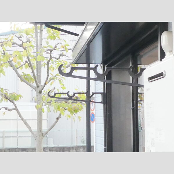 ヴァンベール東川口　Ⅴ105号室 物干し竿ホルダー