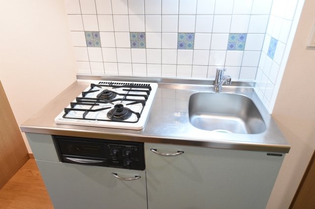 ルーブル学芸大学弐番館 システムキッチン（2口ガスコンロ・グリル付）