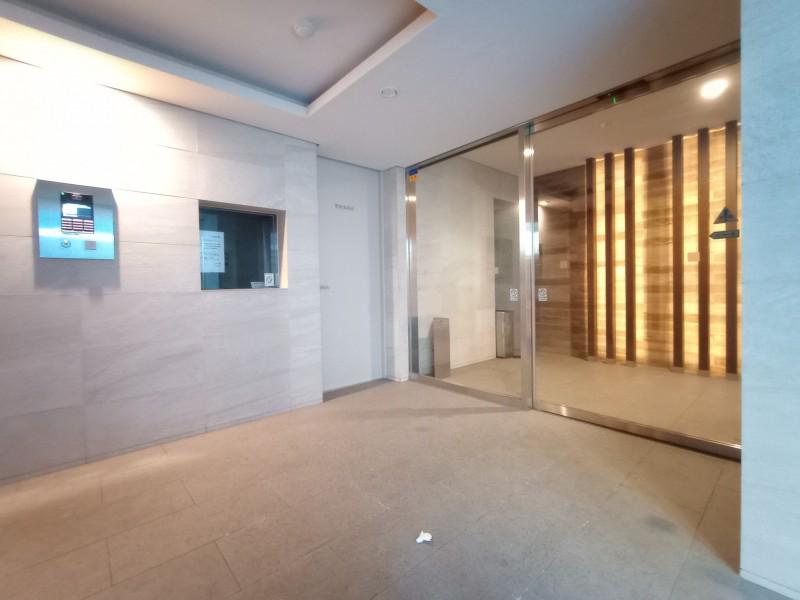 クレイシア三軒茶屋9階 エントランス